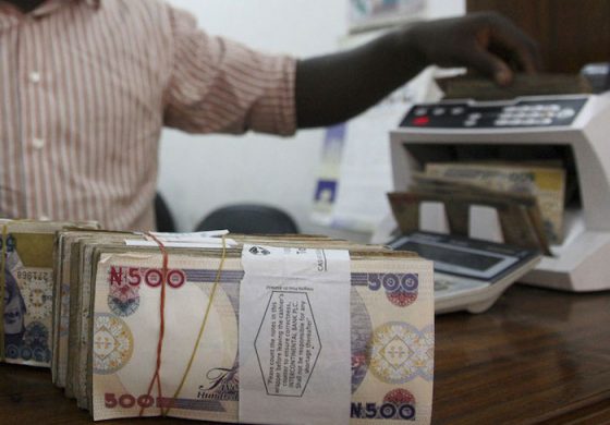 CBN instructs banks to accept both old and redesigned naira notes